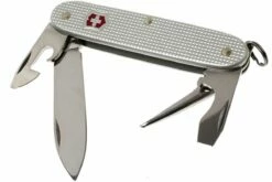 Victorinox Pioneer Alox Silver 0.8201.26 Couteau Suisse -KNIVESANDTOOLS Magasin 5V0 8201 26 01 victorinox pioneer alox silver 5v0 8201 26 d1