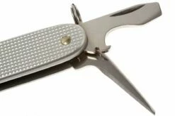 Victorinox Pioneer Alox Silver 0.8201.26 Couteau Suisse -KNIVESANDTOOLS Magasin 5V0 8201 26 04 victorinox pioneer alox silver 5V0 8201 26 d4