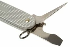 Victorinox Pioneer Alox Silver 0.8201.26 Couteau Suisse -KNIVESANDTOOLS Magasin 5V0 8201 26 05 victorinox pioneer alox silver 5V0 8201 26 d5