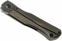 Bestech Thyra BT2106B Bronze Stonewashed Titanium, Carbonfiber Bolster, Satin Couteau De Poche, Kombou Design 13 Bestech Thyra BT2106B Bronze Stonewashed Titanium, Carbonfiber Bolster, Satin Couteau De Poche, Kombou Design -KNIVESANDTOOLS Magasin BHBT2106B 04 bestech