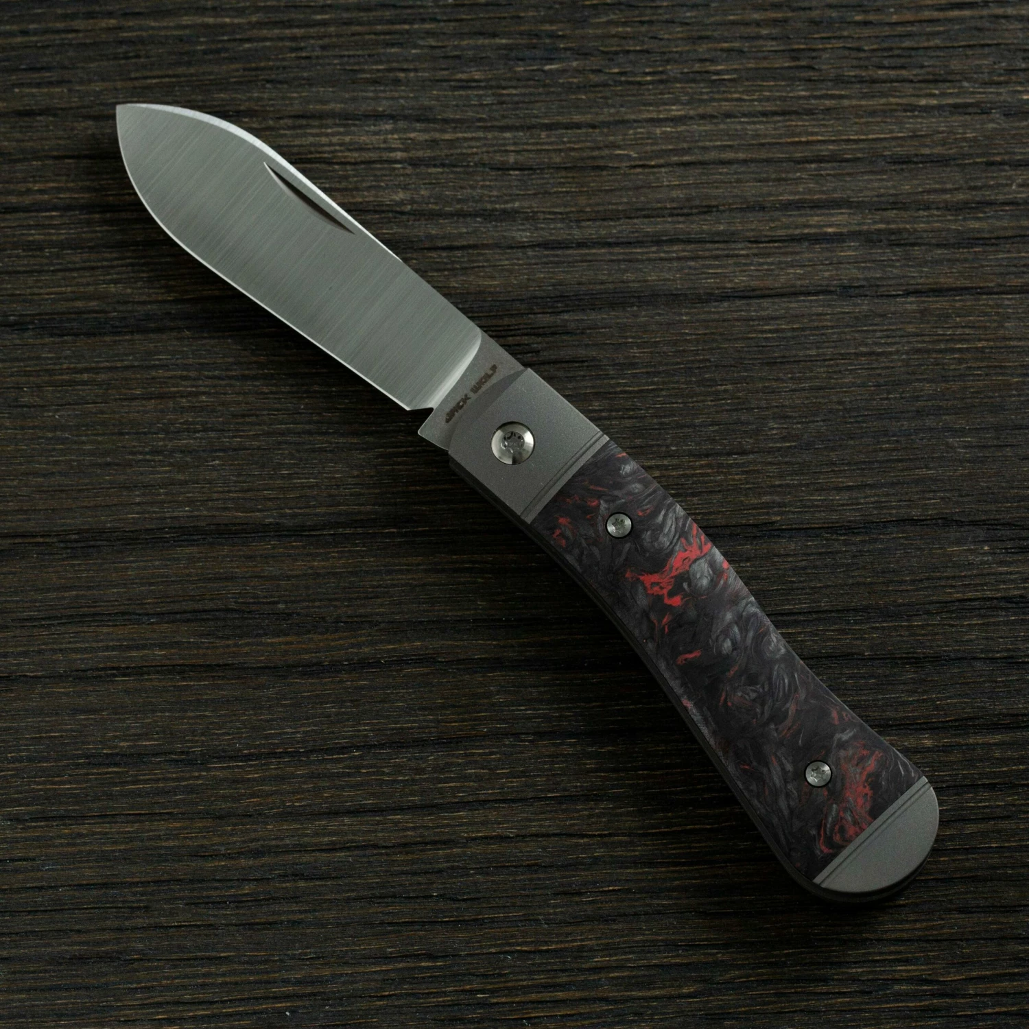 Jack Wolf K9 Jack, Red Dark Matter Fat Carbon K9-01-DMR Couteau De Poche Slipjoint 3 Jack Wolf K9 Jack, Red Dark Matter Fat Carbon K9-01-DMR Couteau De Poche Slipjoint