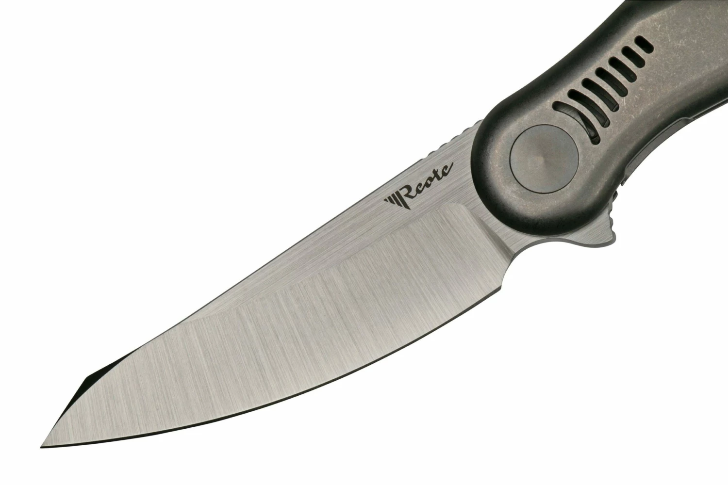 Reate Gents 9 Light Bead Blast Titanium, M390, GTS-LBB Couteau De Poche 5 Reate Gents 9 Light Bead Blast Titanium, M390, GTS-LBB Couteau De Poche – Image 3