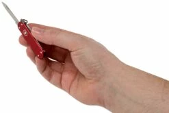 Victorinox Classic Alox Red 0.6221-20R4.KTE1 Knivesandtools Edition, Couteau Suisse -KNIVESANDTOOLS Magasin VT0 6221 20R4 KTE1 06 victorinox