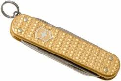 Victorinox Classic SD Precious Alox, Brass Gold 0.6221.408G Couteau Suisse -KNIVESANDTOOLS Magasin VT0 6221 408G 04 victorinox