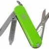 Victorinox Classic SD Colors, Smashed Avocado 0.6223.43G Couteau Suisse -KNIVESANDTOOLS Magasin VT0 6223 43G 01 victorinox