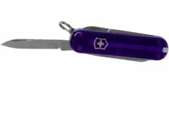 Victorinox Classic SD Translucent Colors, Persian Indigo 0.6223.T29G Couteau Suisse -KNIVESANDTOOLS Magasin VT0 6223 T29G 03 victorinox