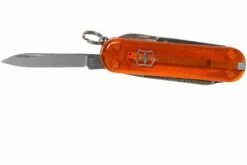 Victorinox Classic SD Translucent Colours, Fire Opal 0.6223.T82G Couteau Suisse -KNIVESANDTOOLS Magasin VT0 6223 T82G 03 victorinox