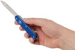 Victorinox Pioneer Alox Blue 0.8201.22R4.KTE1 Knivesandtools Edition, Couteau Suisse 13 Victorinox Pioneer Alox Blue 0.8201.22R4.KTE1 Knivesandtools Edition, Couteau Suisse -KNIVESANDTOOLS Magasin VT0 8201 22R4 KTE1 06 victorinox