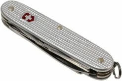 Victorinox Pioneer X Argent 0.8231.26 Couteau Suisse -KNIVESANDTOOLS Magasin VT0 8231 26 07 victorinox pioneer x vt0 8231 26 07