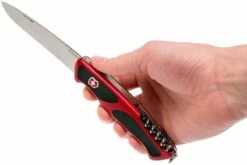 Victorinox RangerGrip 68 Rouge-noir 0.9553.C Couteau Suisse -KNIVESANDTOOLS Magasin VT0 9553 C 05 victorinox vt0 9553 c 05