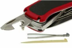 Victorinox Rangergrip 174 Handyman Rouge-noir 0.9728.WC Couteau Suisse -KNIVESANDTOOLS Magasin VT0 9728 WC 03 victorinox rangergrip 174 handyman vt0 9728 wc d3