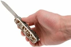 Victorinox Huntsman Desert Camouflage 1.3713.941 Couteau Suisse -KNIVESANDTOOLS Magasin VT1 3713 941 06 victorinox vt1 3713 941 06