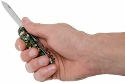 Victorinox Huntsman Camouflage 1.3713.94 Couteau Suisse -KNIVESANDTOOLS Magasin VT1 3713 94 05 victorinox