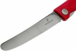 Victorinox SwissClassic Couteau à Légumes Pliant Rouge, 6.7801.FB -KNIVESANDTOOLS Magasin VT6 7801 FB 03 victorinox