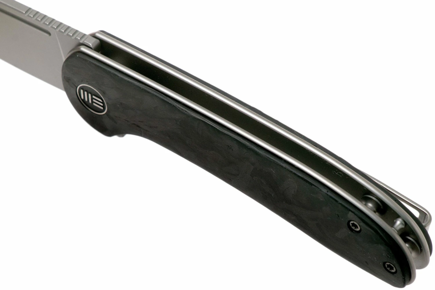 WE Knife Saakshi WE20020C-1 Stonewashed, Carbonfiber Couteau De Poche 9 WE Knife Saakshi WE20020C-1 Stonewashed, Carbonfiber Couteau De Poche – Image 7