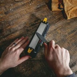 Work Sharp Benchstone Tri-brasive Aiguiseur à Couteaux, WSBCHBSS -KNIVESANDTOOLS Magasin WSBCHBSS 04 work sharp